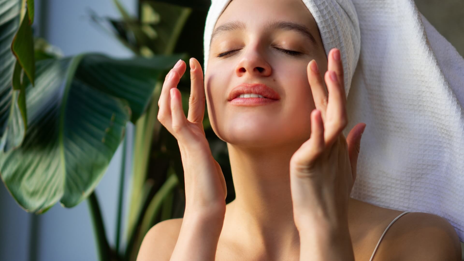 Top 5 Must-Have Skin Care Products for Healthy, Glowing Skin